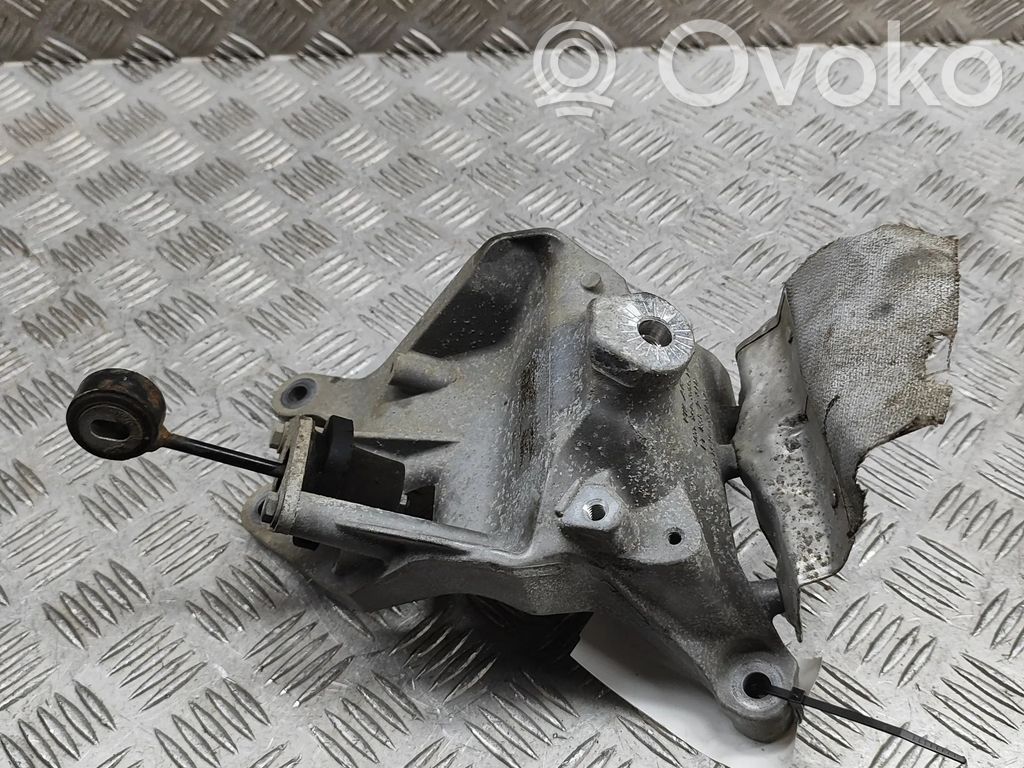 Audi Q7 4M Halterung Lager Motor