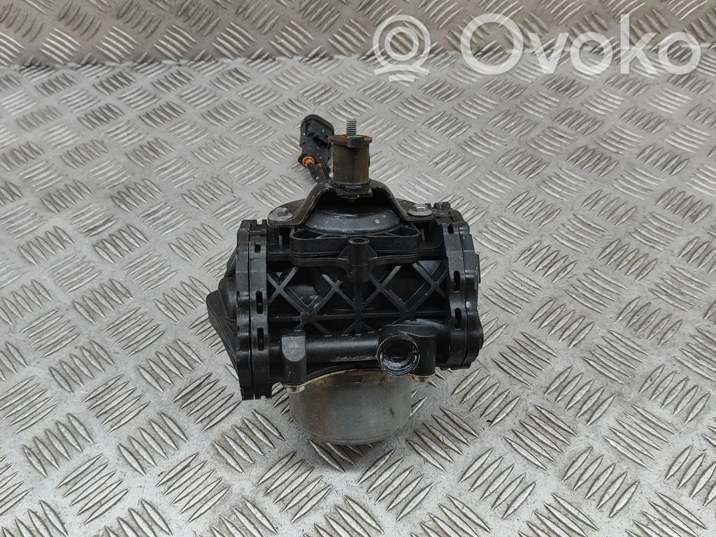 Citroen C4 III e-C4 Alipainepumppu 