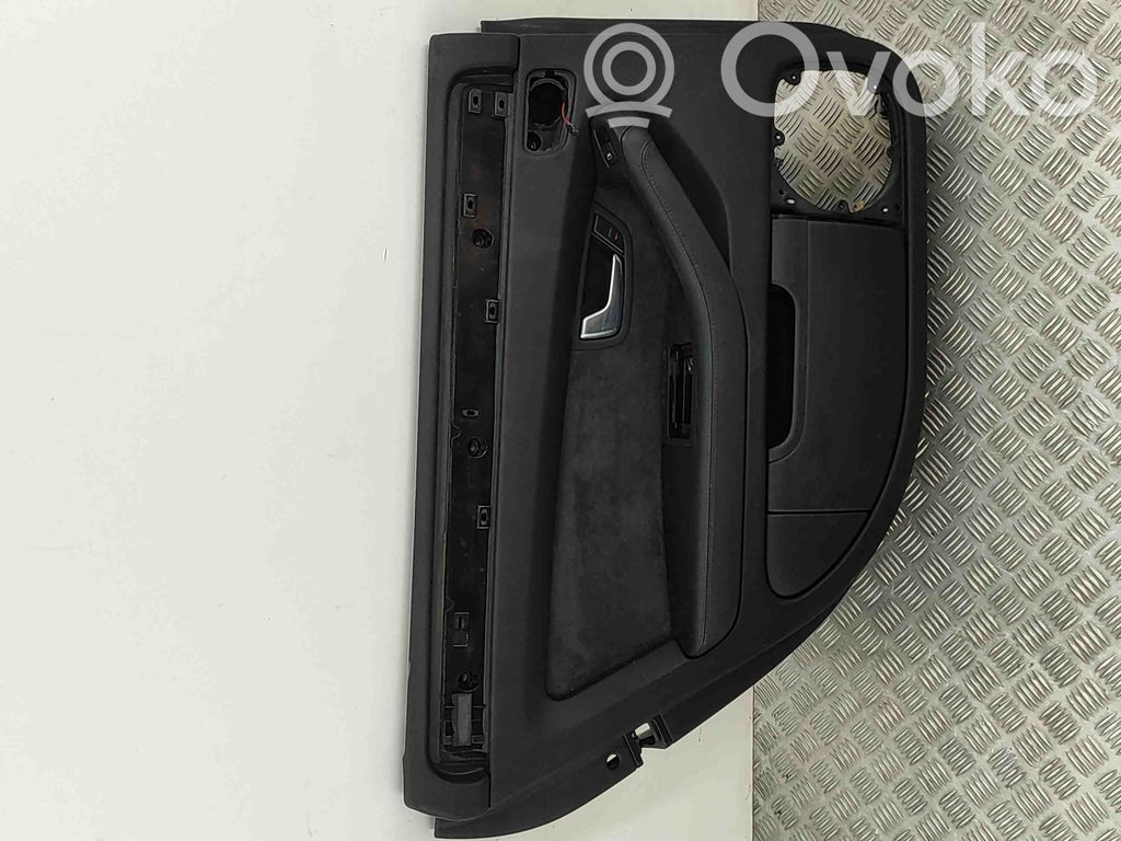 Apšuvums aizmugurējām durvīm   4E0868065A