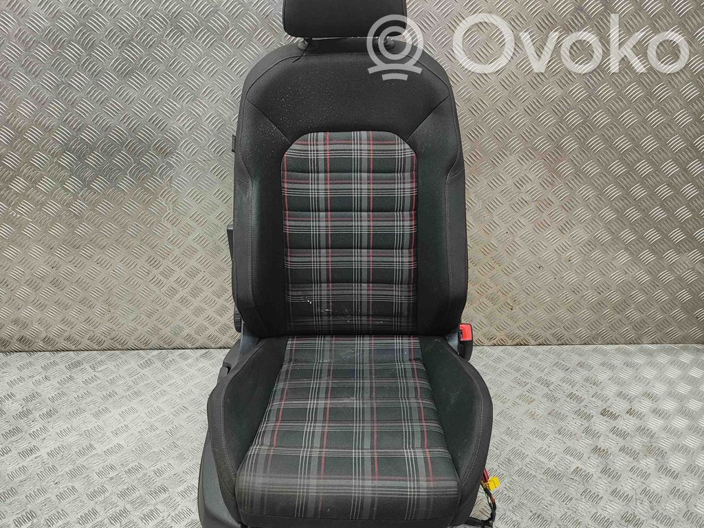 Volkswagen Golf VII Fotel przedni pasażera 
