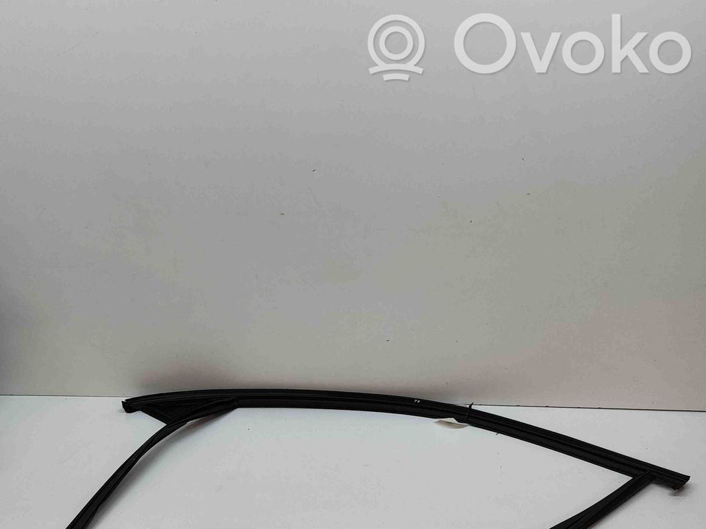 Volvo XC90 Rivestimento modanatura del vetro della portiera anteriore
