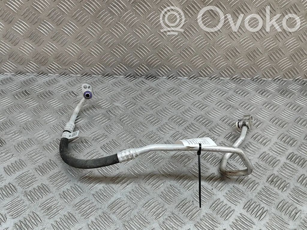 BMW X2 F39 Ilmastointilaitteen putki (A/C) 