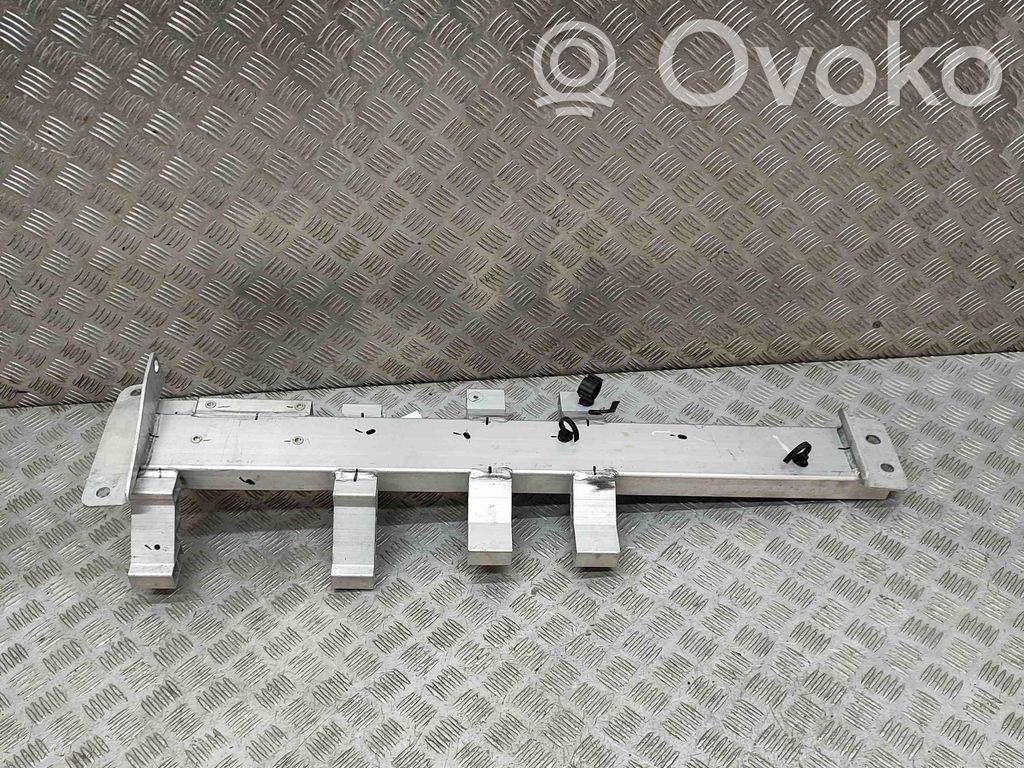 Engine mounting bracket   220224092,1209845