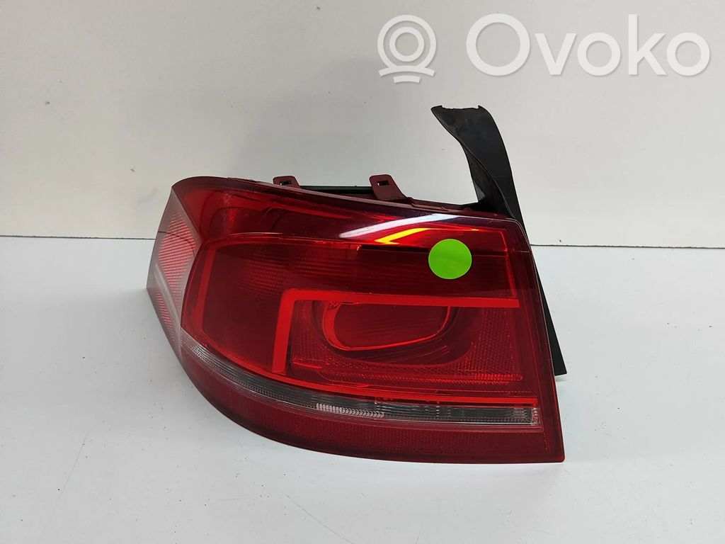 Volkswagen PASSAT B7 Lampa tylna 