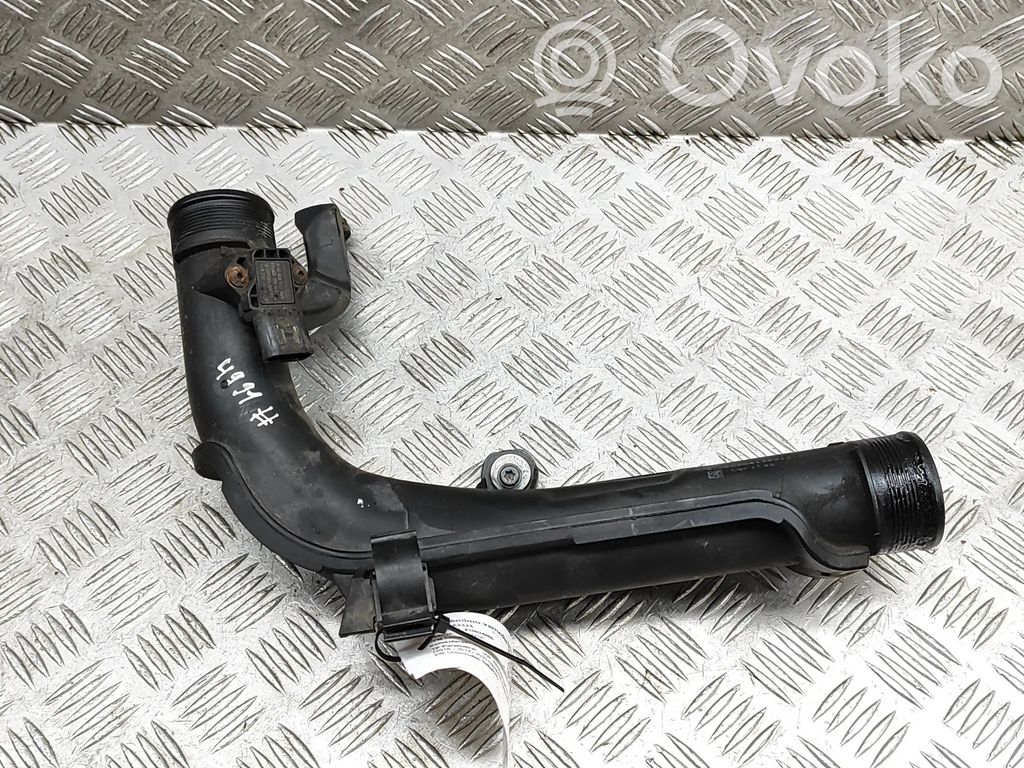 Volkswagen PASSAT B7 Furtun/conductă intercooler