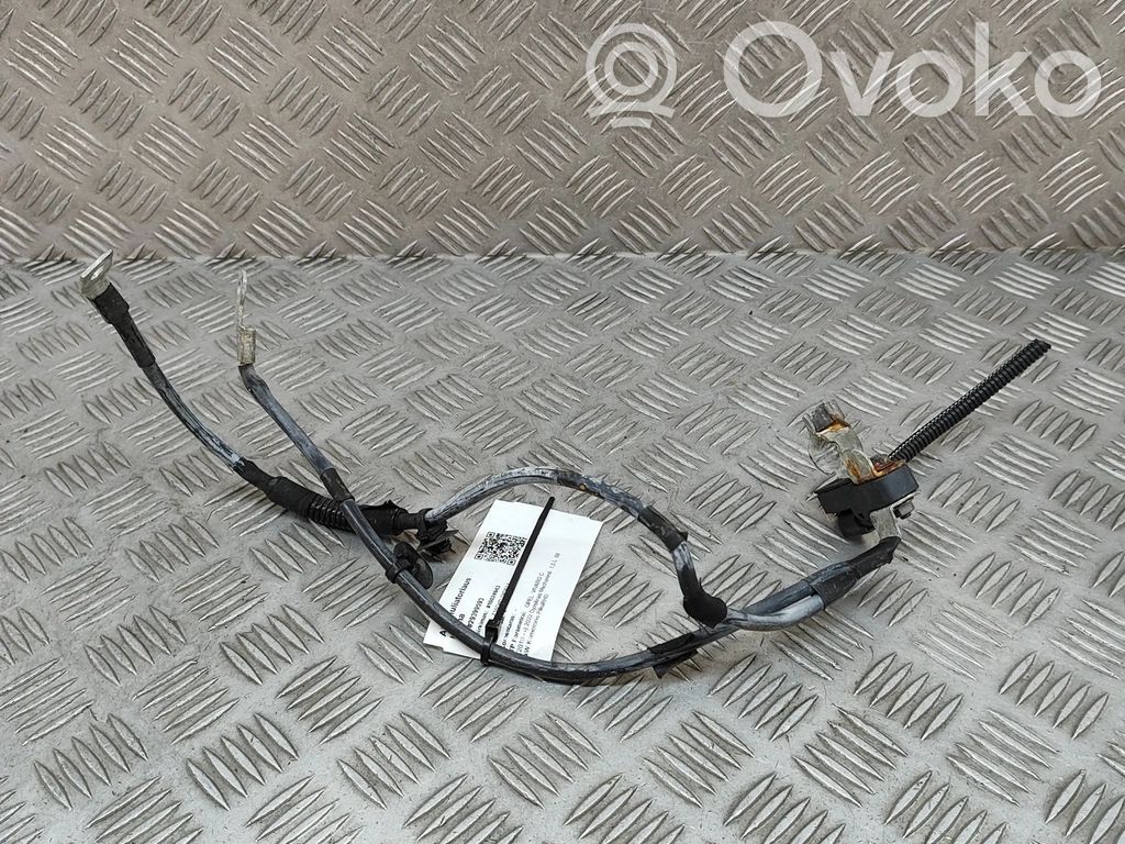 Opel Vivaro Maakaapeli, akku 