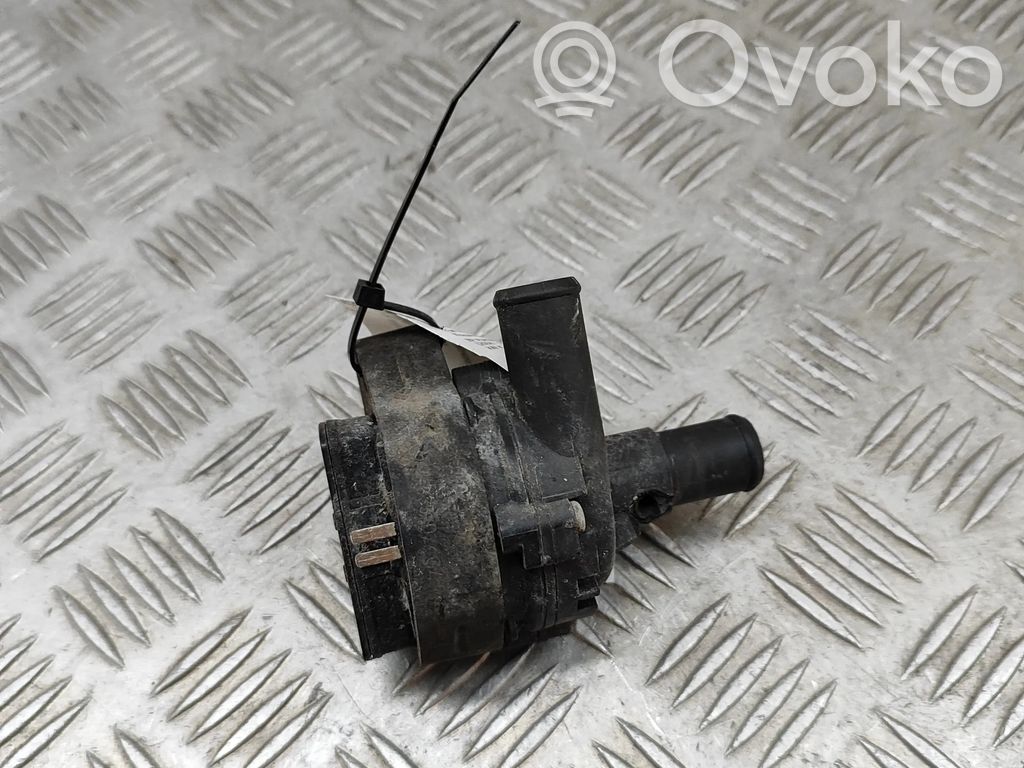 Mercedes-Benz E C207 W207 Pompe à eau de liquide de refroidissement 