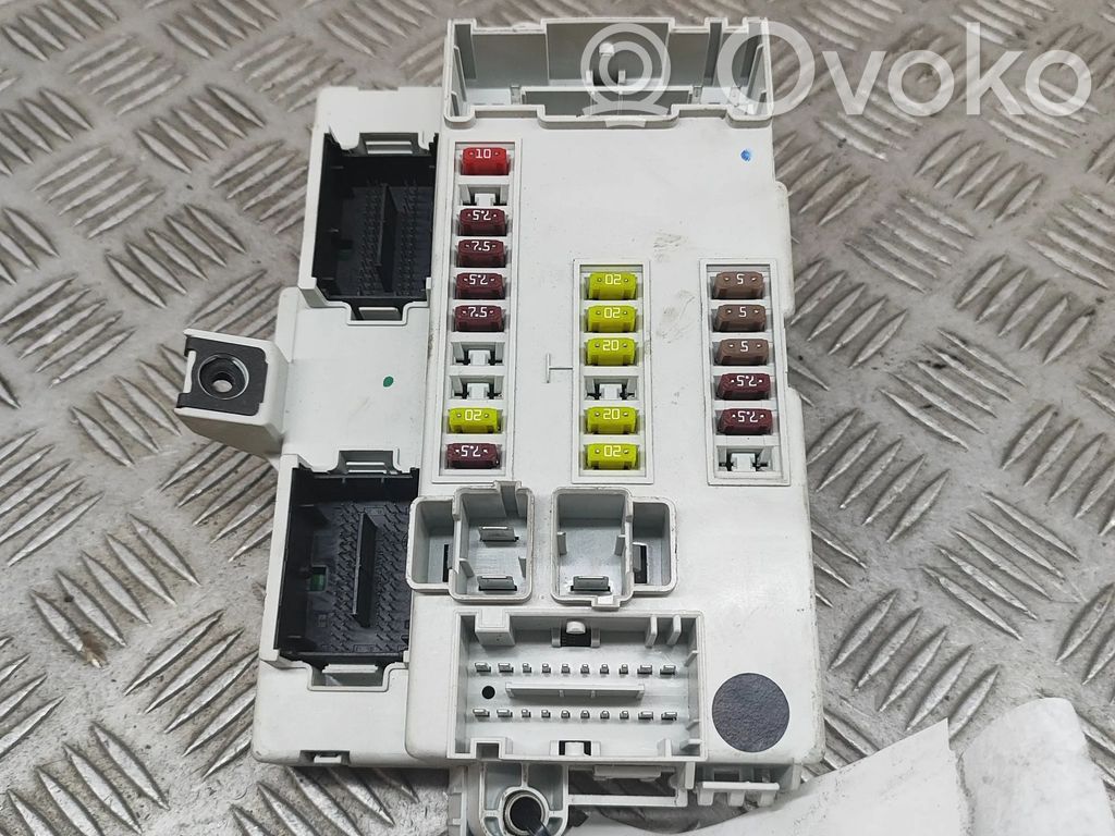 Fiat 500L Sulakemoduuli 