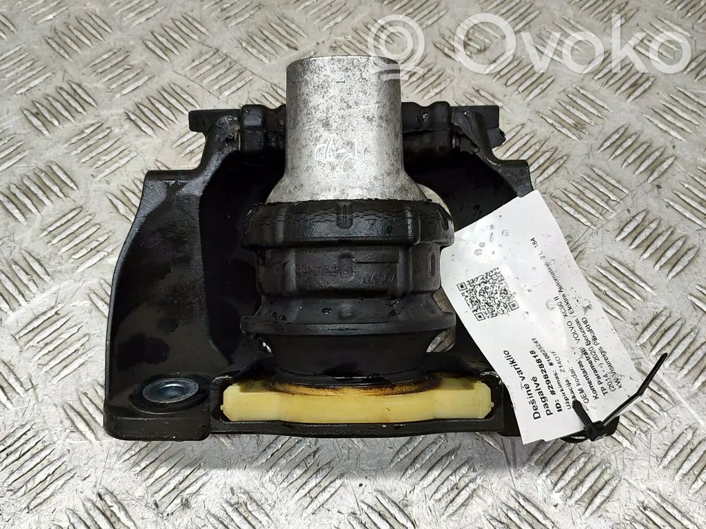 Volvo XC90 Engine mount bracket 