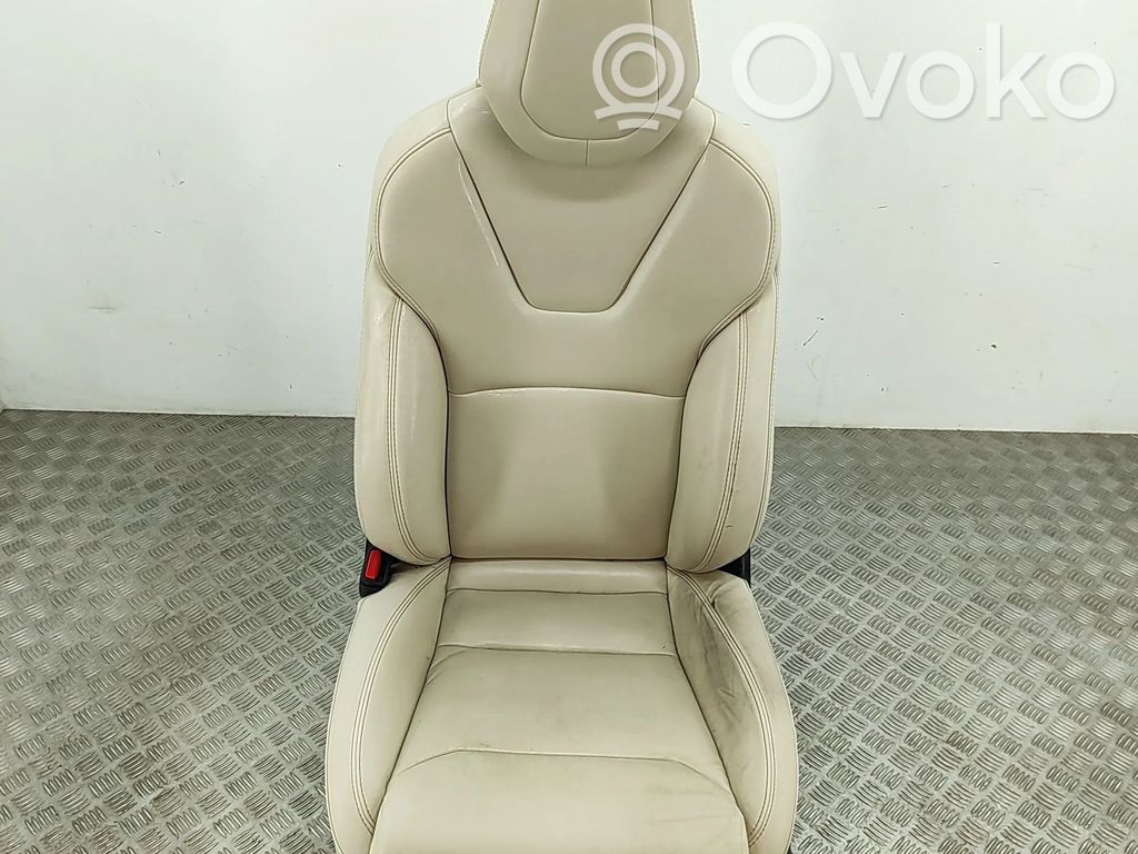 Front driver seat   149554405E,149554305H,180937800E