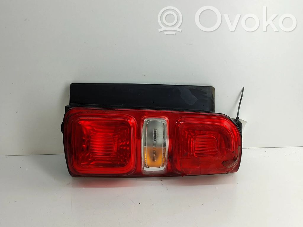 Opel Vivaro Rear/tail lights 