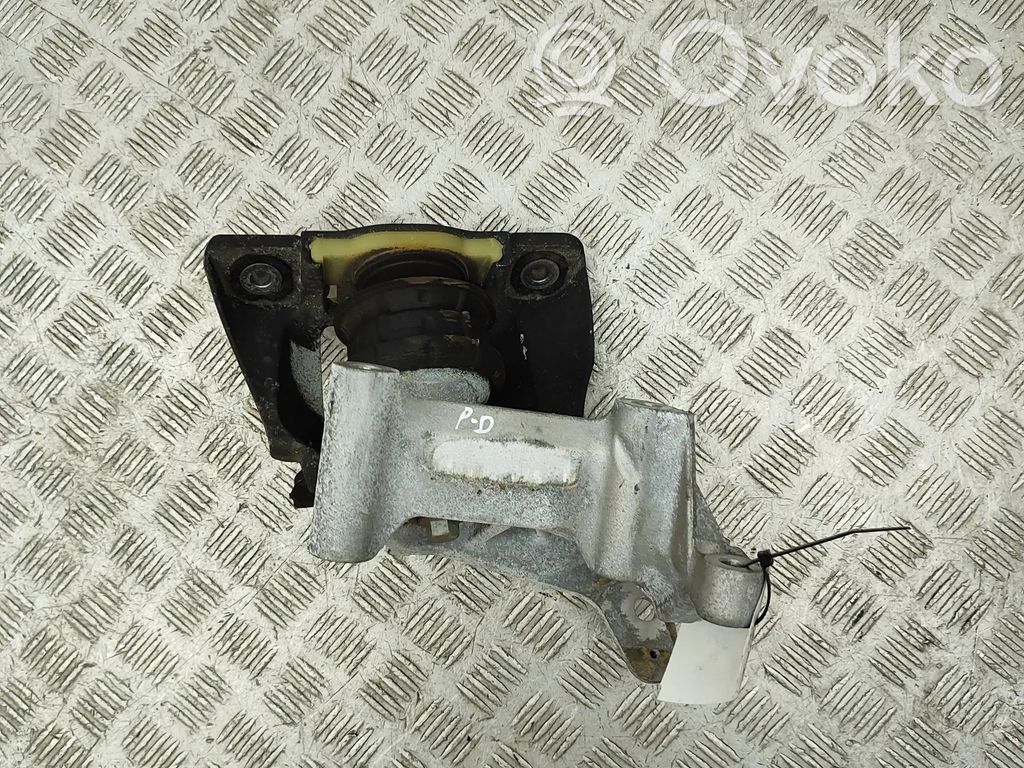 Engine mount bracket   32137496