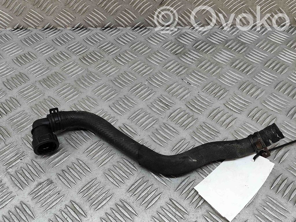 Volvo V70 Conductă/furtun lichid de răcire motor 