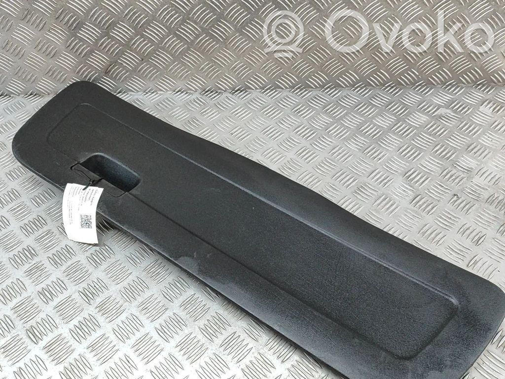 Volkswagen Golf III Moldura de la puerta trasera 