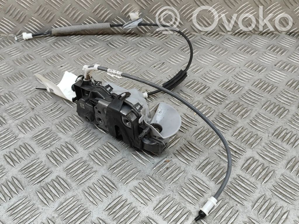 Opel Vivaro Coupe door lock (next to the handle) 