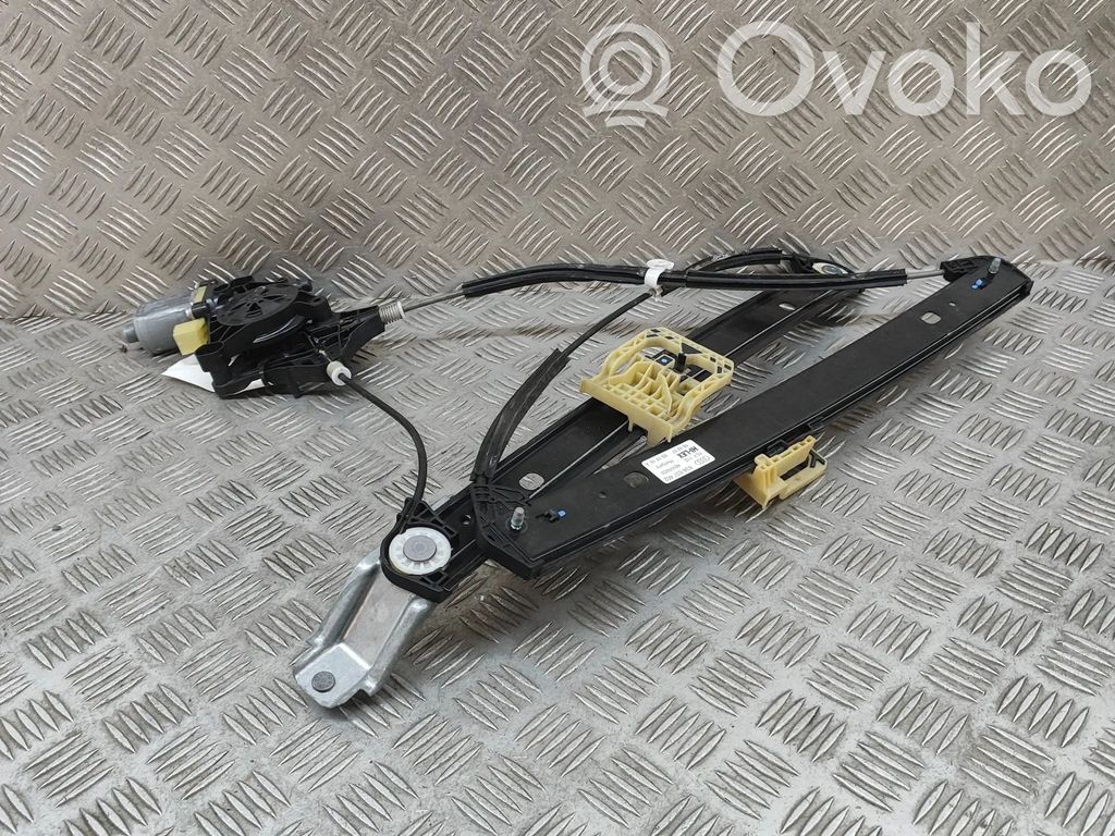 Audi Q3 F3 Alzacristalli della portiera anteriore con motorino 
