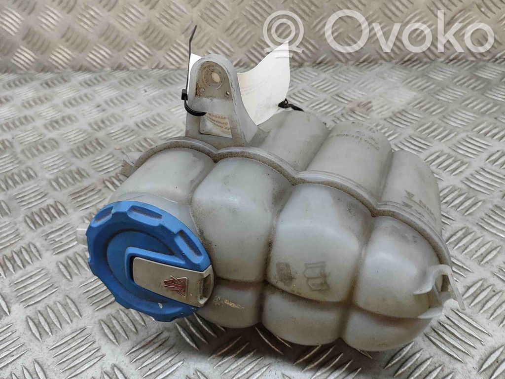 Audi A4 S4 B9 8W Vas expansiune/rezervor lichid de răcire 
