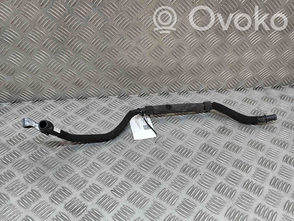 Audi Q8 Moottorin vesijäähdytyksen putki/letku 