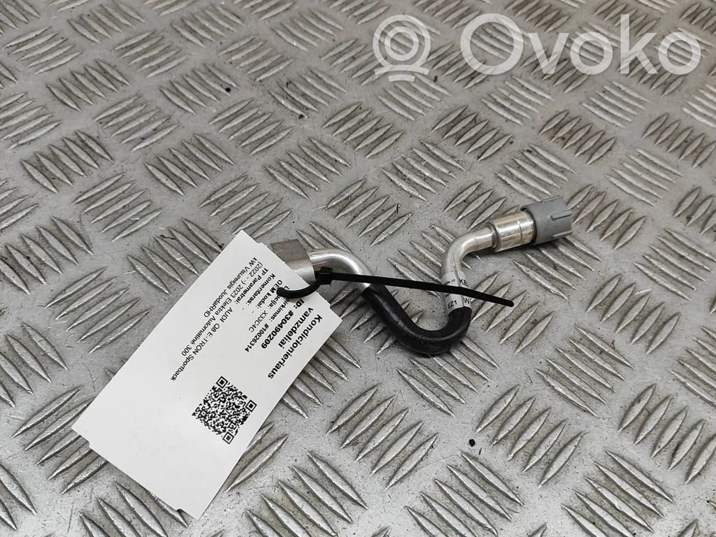 Audi Q8 Ilmastointilaitteen putki (A/C) 