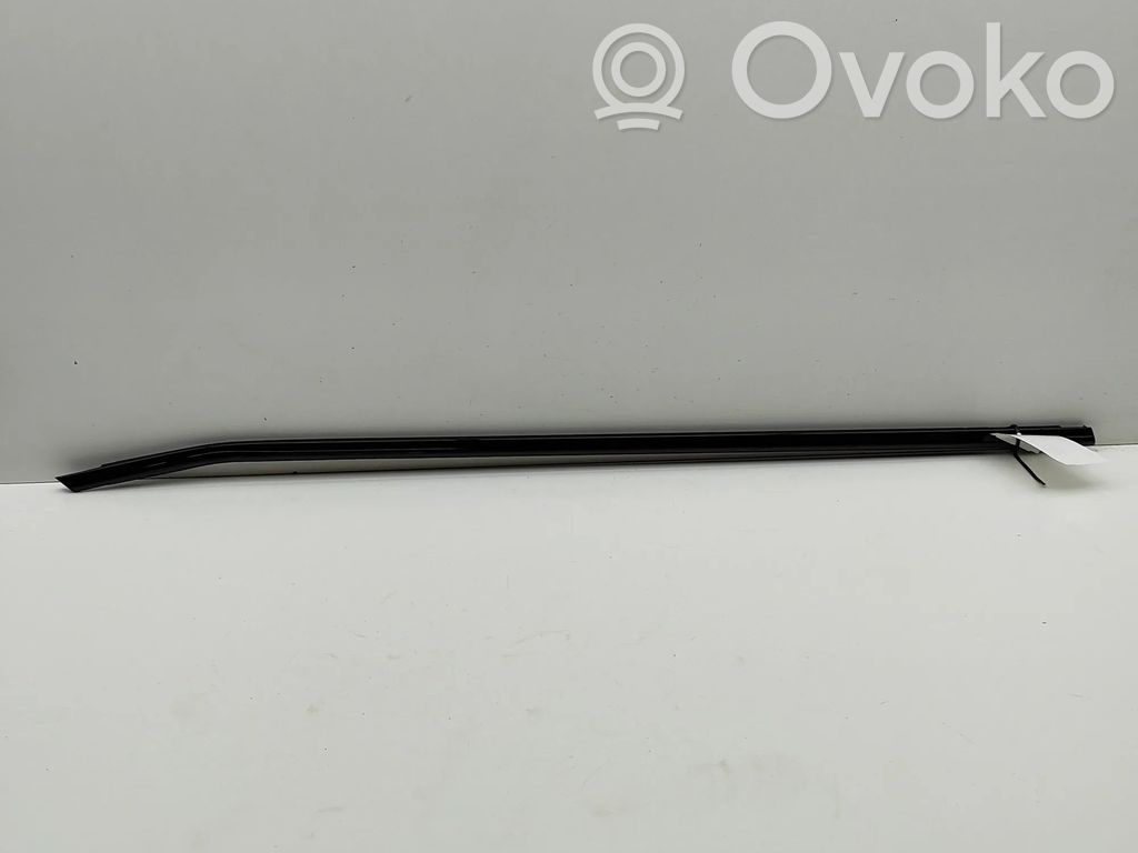 BMW X2 F39 Listwa / Uszczelka szyby drzwi przesuwanych 