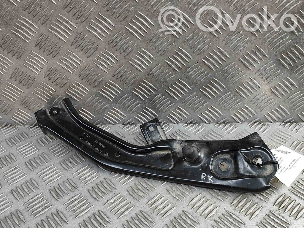 Skoda Kamiq Fender mounting bracket 