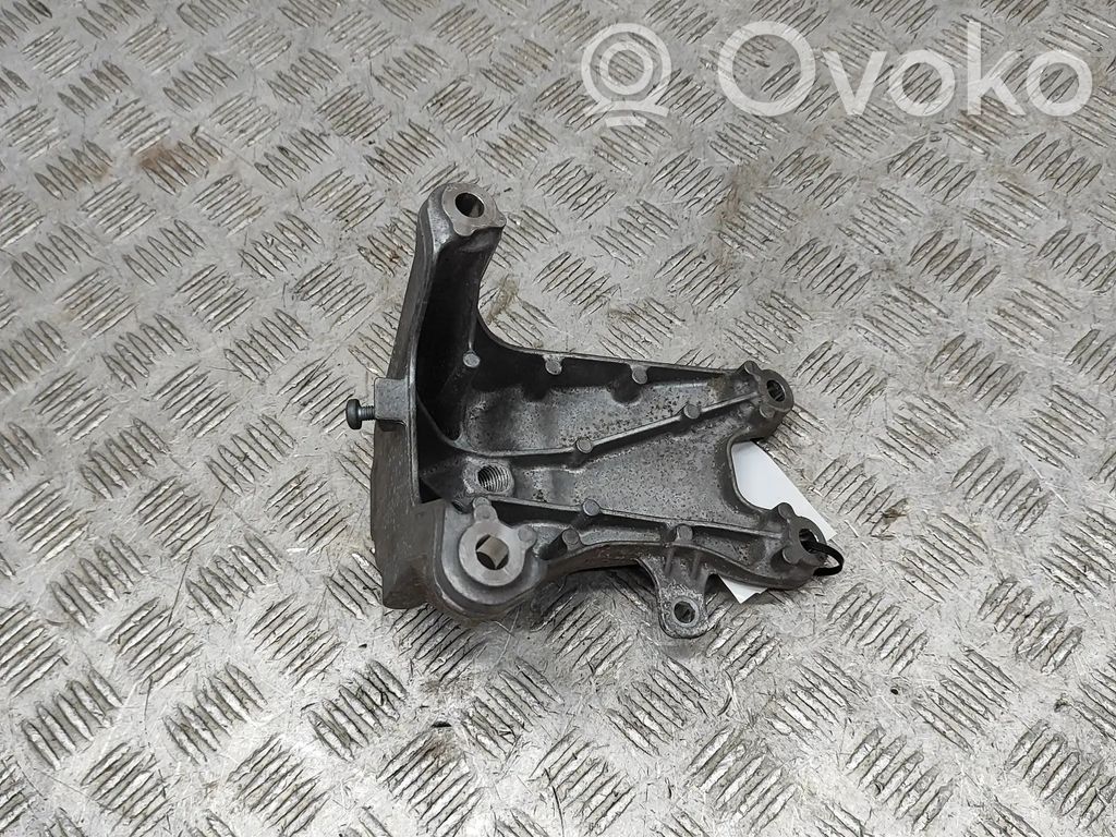 Porsche Macan (95B) Engine mounting bracket 