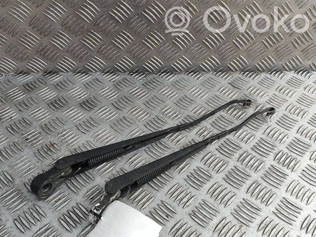 Nissan Patrol Y61 Wycieraczka szyby przedniej / czołowej 