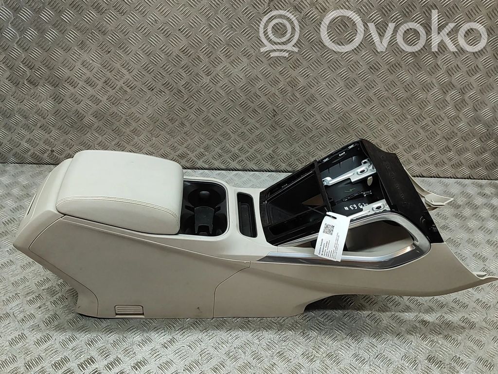 Center console   J9D3044C73AD,J9D3045M11A,J9D3045J40AE,J9D3045M11B