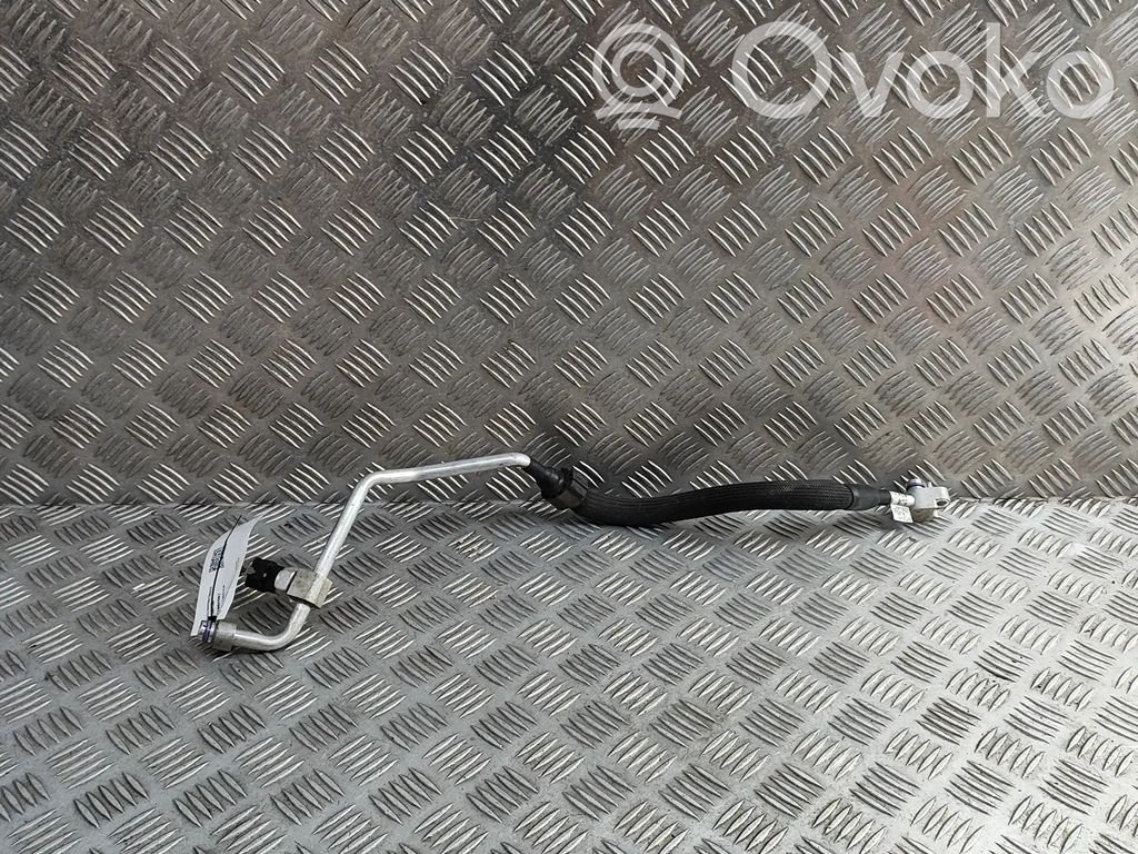 Porsche Taycan 9J1 Ilmastointilaitteen putki (A/C) 