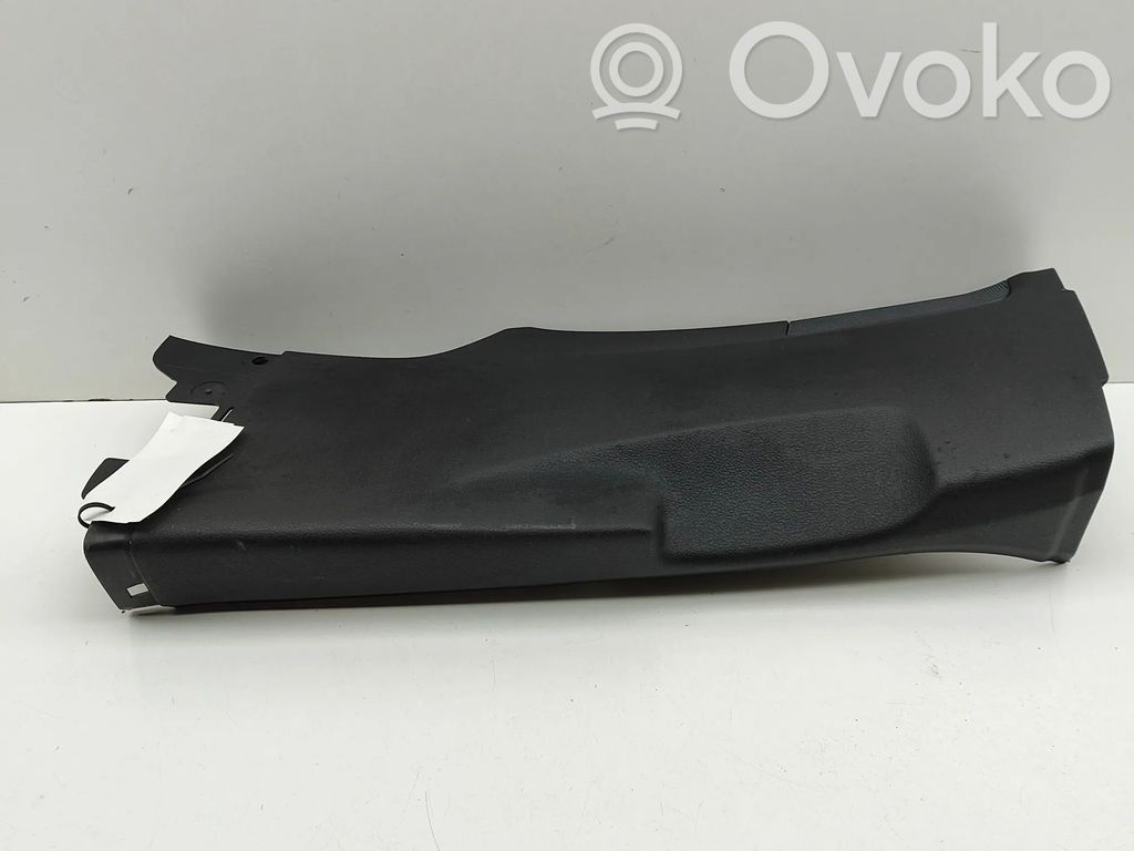 Audi Q8 Pilar (B) (inferior) 