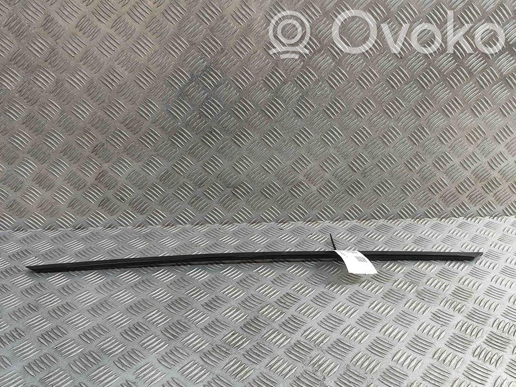 Audi Q4 Sportback e-tron Windshield trim 