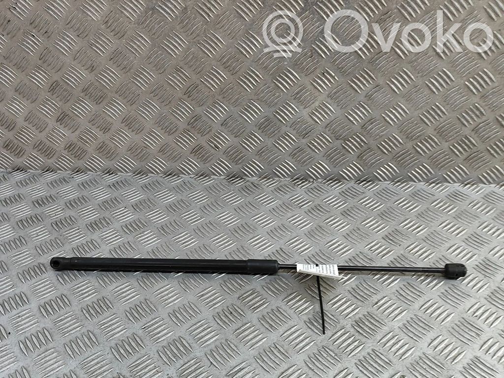 Skoda Scala Amortyzator klapy tylnej bagażnika 
