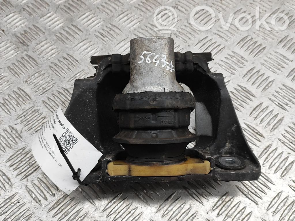 Engine mount bracket   32137496