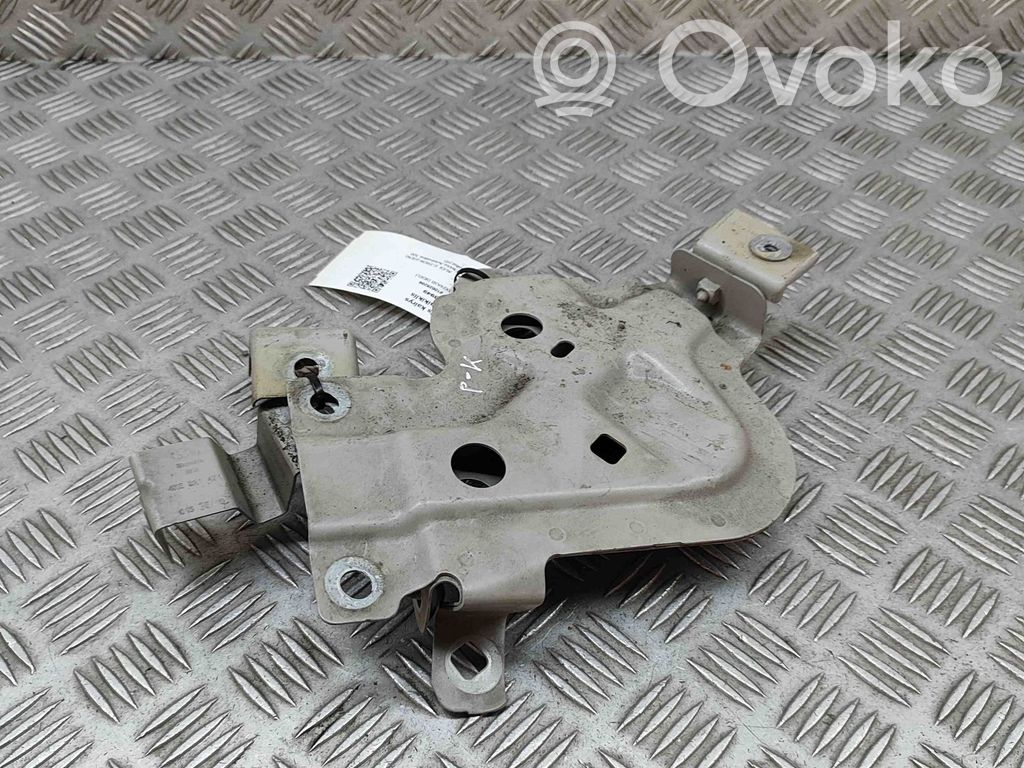 Audi e-tron Fender mounting bracket 