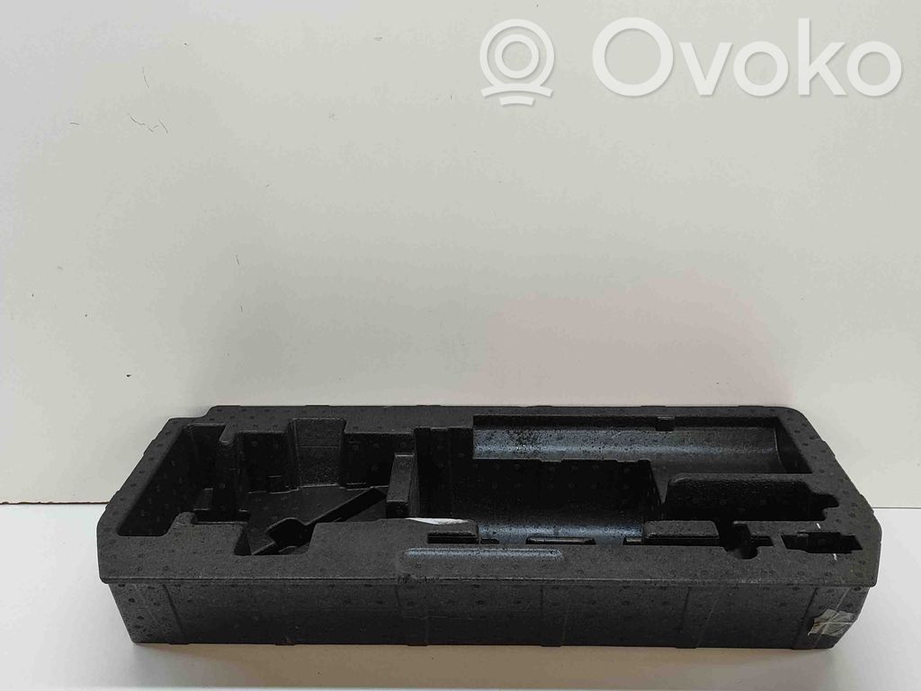 Audi e-tron Other trunk/boot trim element 