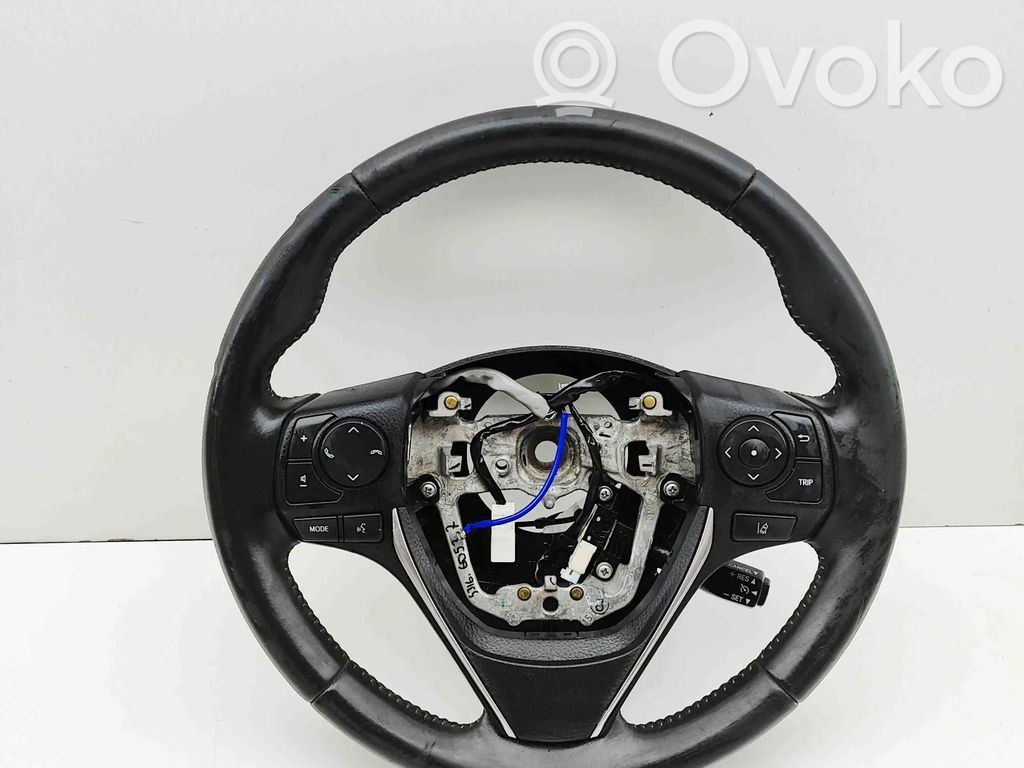 Toyota Auris E180 Ohjauspyörä 
