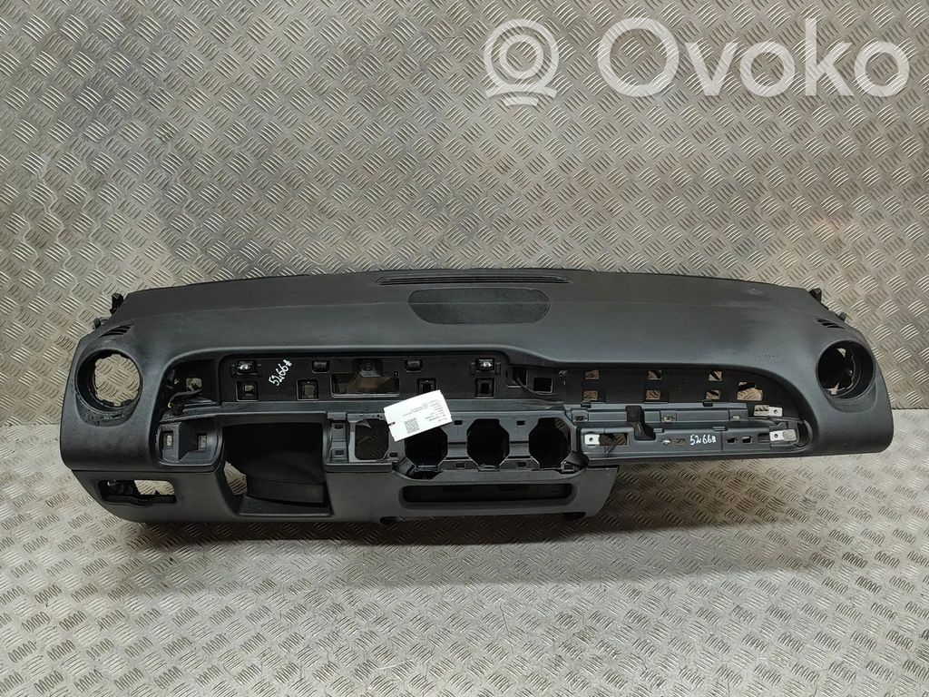 Mercedes-Benz EQB Panel de instrumentos 