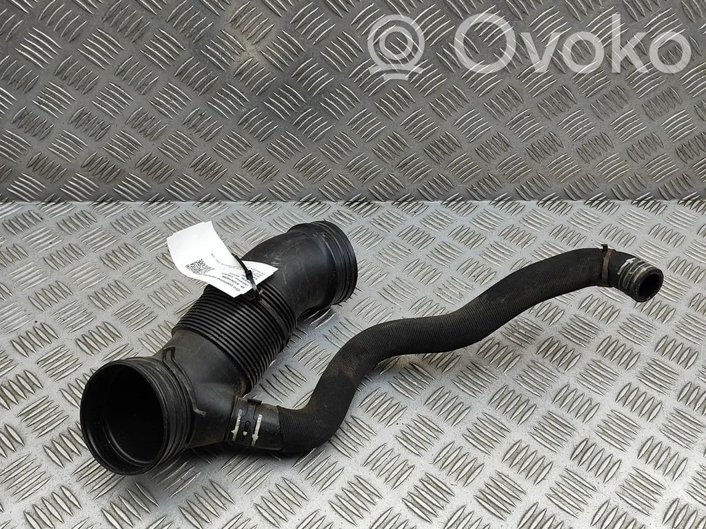 Audi RS Q3 Parte del condotto di aspirazione dell'aria 