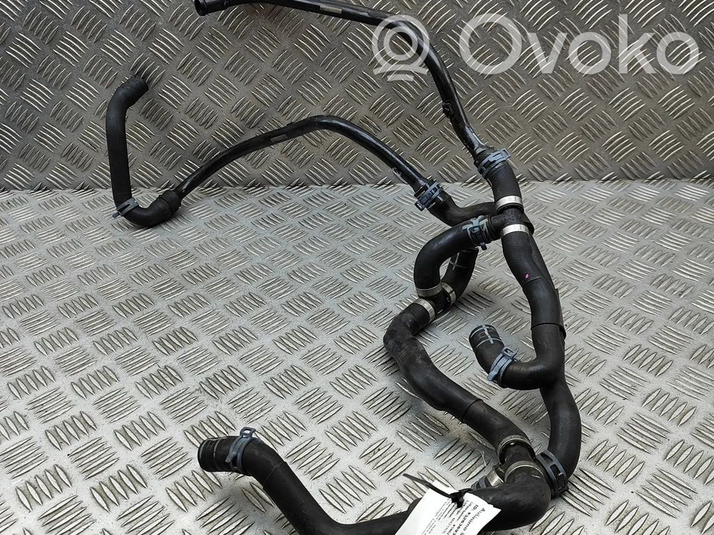 Audi Q4 e-tron Tubo flessibile del liquido di raffreddamento del motore