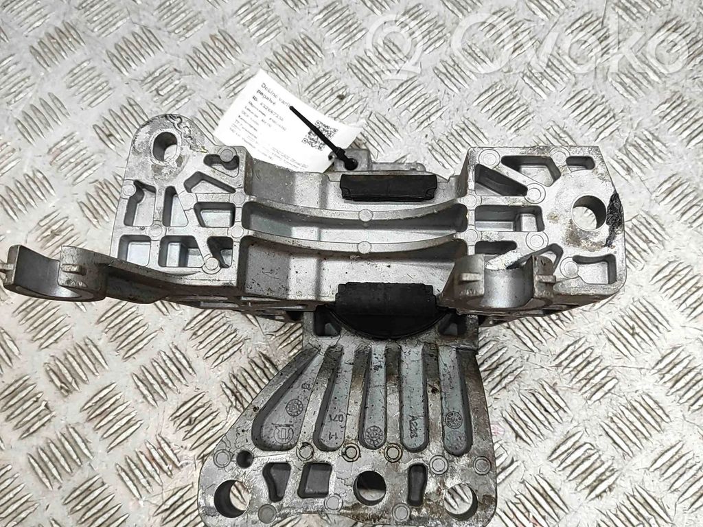 Jeep Renegade Engine mount bracket 