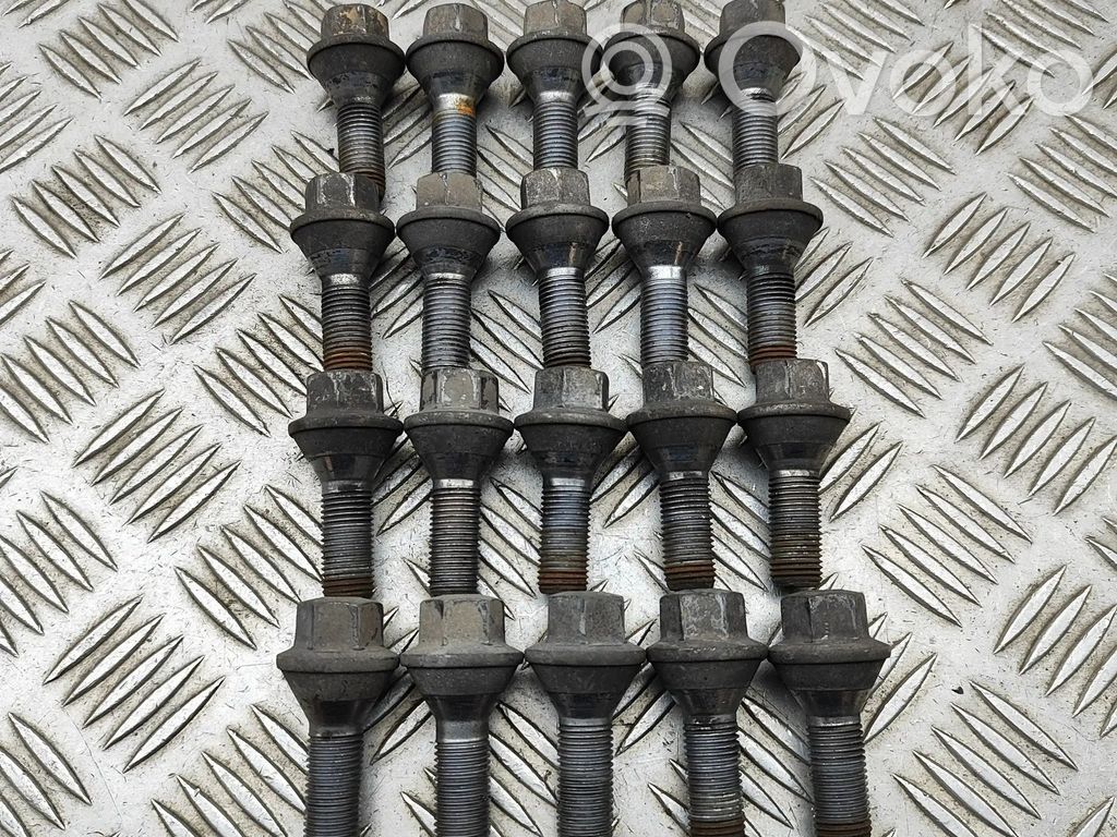 Tuercas/tornillos   8200639129