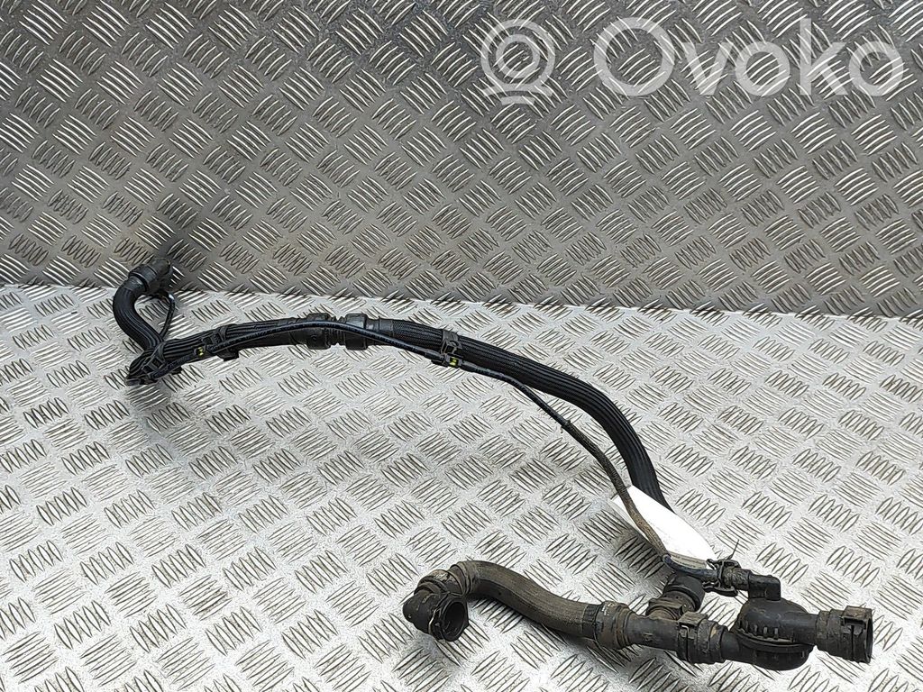 Peugeot 3008 II Tubo flessibile del liquido di raffreddamento del motore 