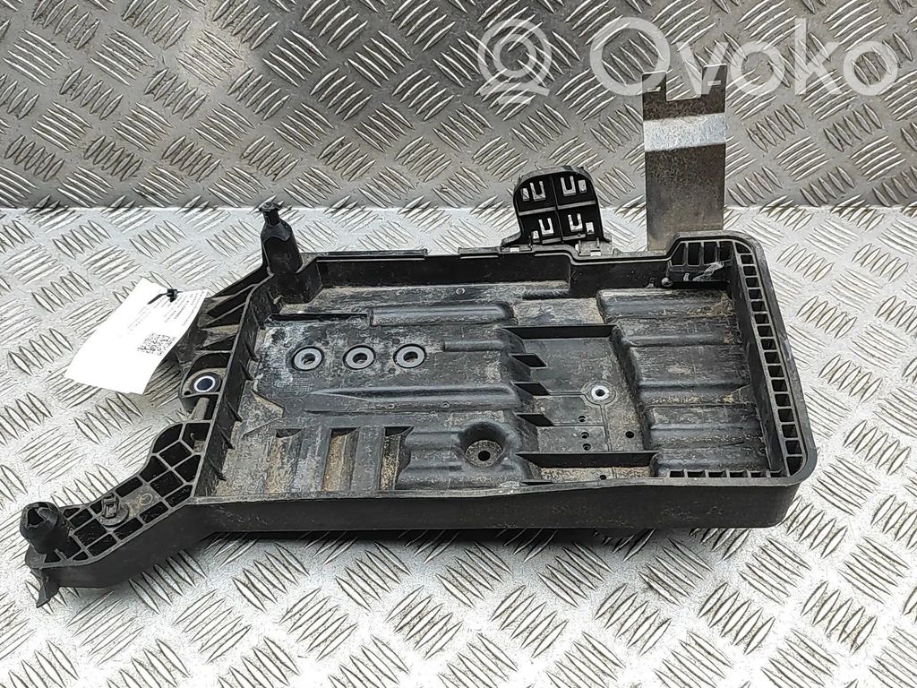Skoda Kodiaq Support boîte de batterie 