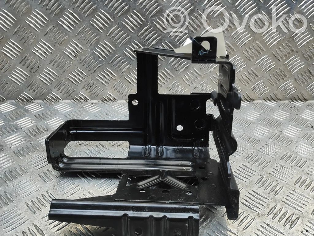 Battery bracket   8717937