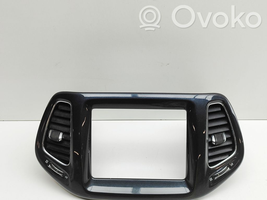 Jeep Compass Konsola środkowa / Radio / GPS 
