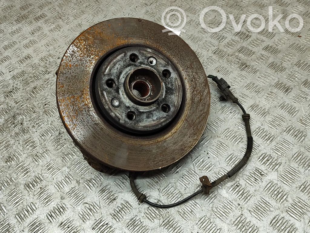 Opel Vivaro Piasta koła przedniego 