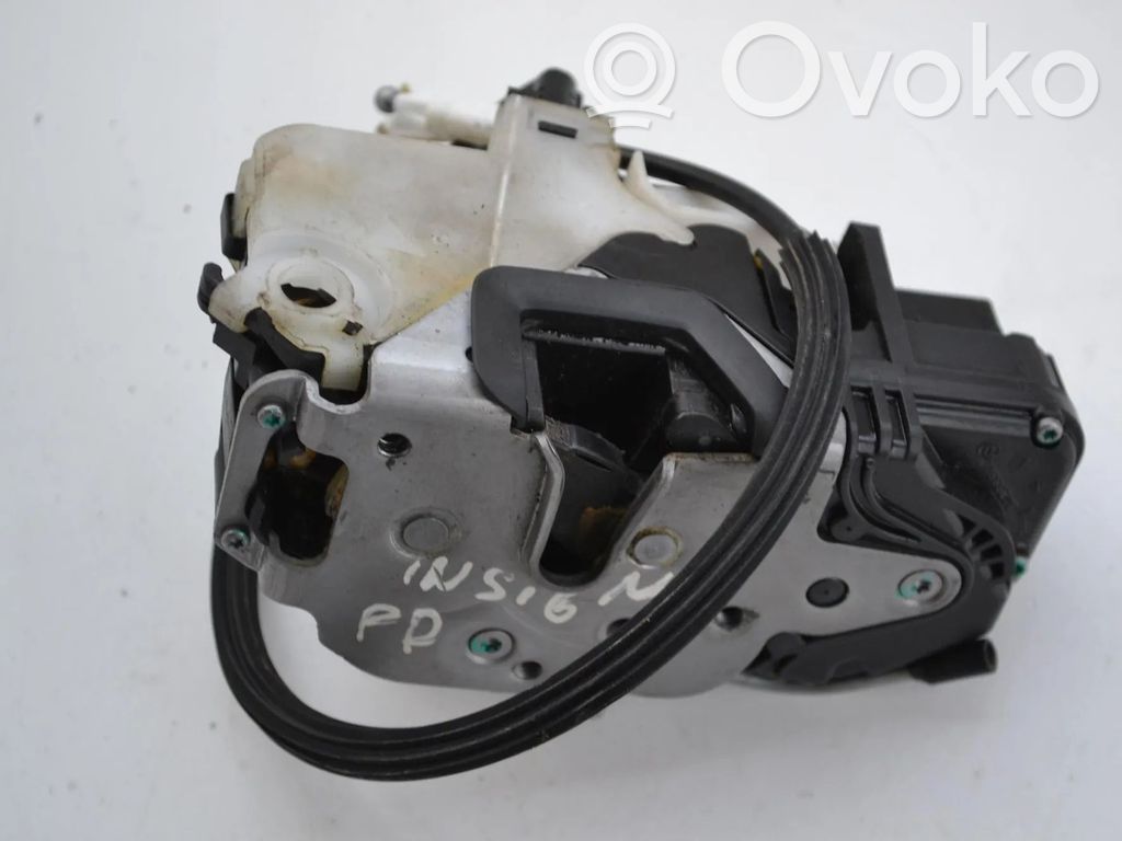 Opel Insignia A Front door lock 