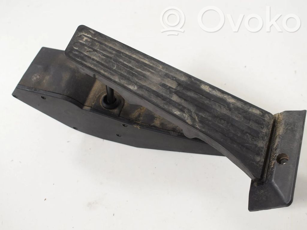 Pedale dell’acceleratore   6786285