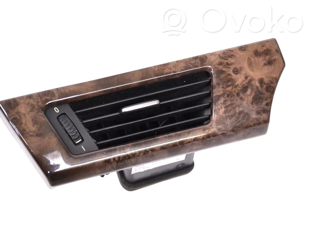 BMW 3 E92 E93 Lango oro grotelės 