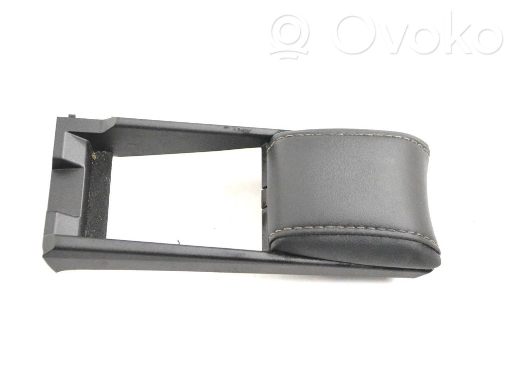 Lexus NX Otros elementos de la consola central (túnel) 